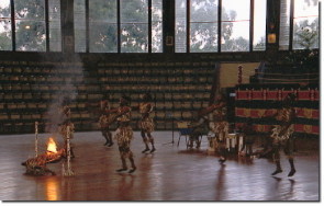 ボーマス・オブ・ケニアでやっていたリンボー・ダンス