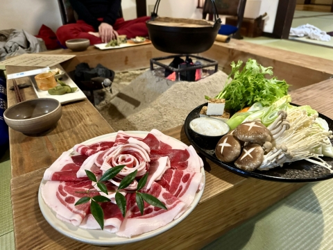 ぼたん鍋の準備が整った ぼたん鍋の準備が整った