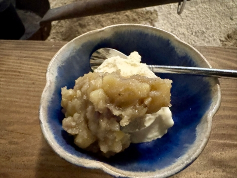 デザートのヴァニラアイスにも自家製栗あんが デザートのヴァニラアイスにも自家製栗あんが