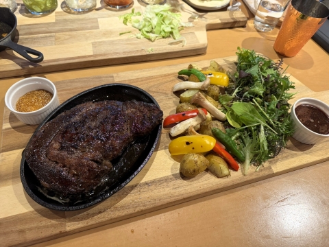 1ポンドステーキがやってきた 1ポンドステーキがやってきた