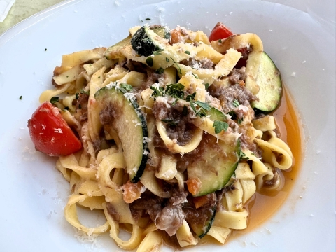 和牛すじ肉のボロネーゼ フェットチーネがもちもち 和牛すじ肉のボロネーゼ フェットチーネがもちもち