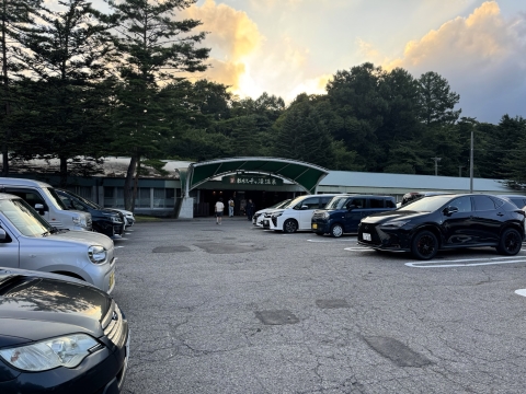 車がびっしりの千ヶ滝温泉 車がびっしりの千ヶ滝温泉