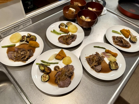 昨夜の残りの肉をアレンジして 昨夜の残りの肉をアレンジして