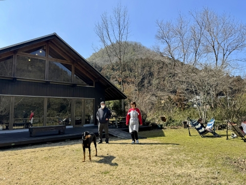 冬眠明けのオッキニにやってきた 冬眠明けのオッキニにやってきた